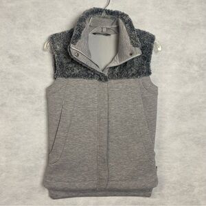 The North Face Vest Womens XS Hybrination Thermal Faux Fur Gray Pockets